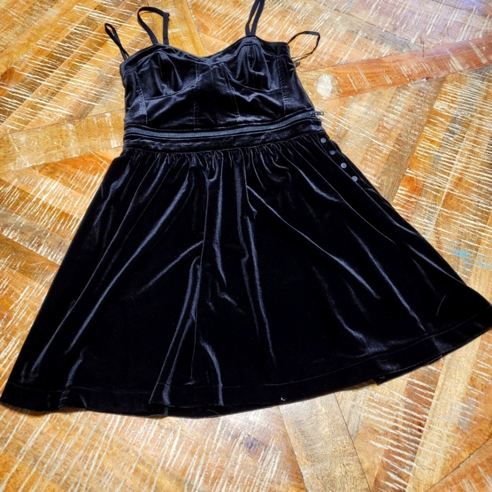 Jessica Simpson Hayden black velvet 3-in-1 convertible dress. Size 4